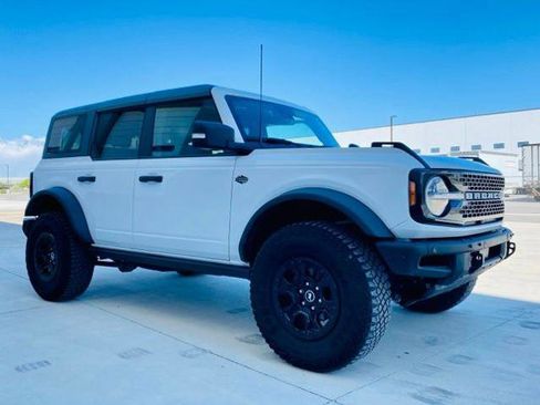 Certified 2024 Ford Bronco Wildtrak AWD/4WD image 3