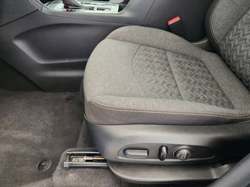 Used 2024 Chevrolet Equinox LT FWD image 26