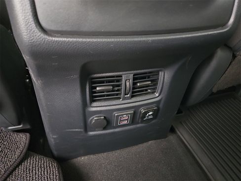 Certified 2024 Nissan Titan SV w/ SV Convenience Package image 13