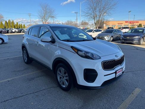 Used 2017 Kia Sportage LX image 3