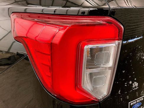 Certified 2023 Ford Explorer Limited w/ Limited Technology Package image 29