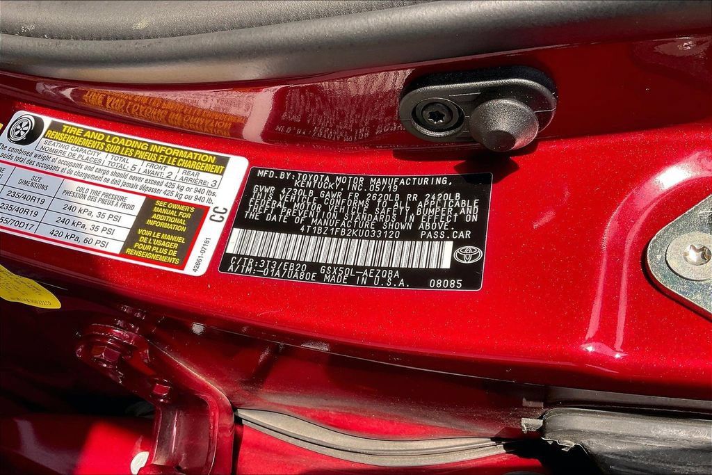 Used 2019 Toyota Avalon XSE FWD image 35