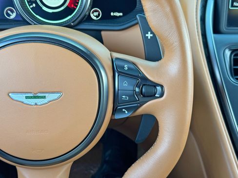 Used 2022 Aston Martin DB11 Coupe image 29
