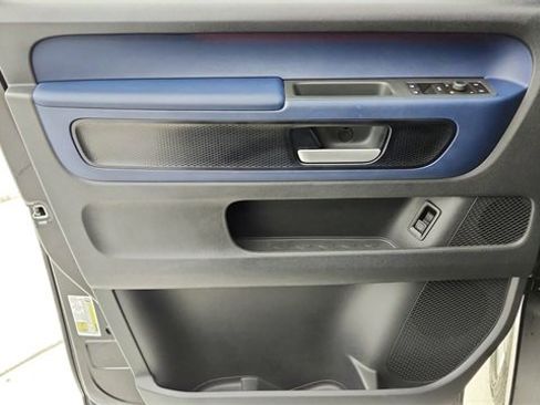 Used 2025 Volkswagen ID. Buzz Pro S image 35