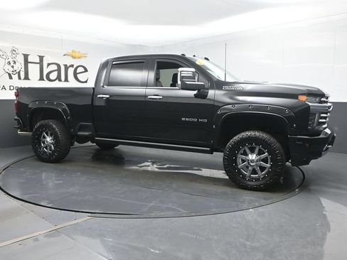 Used 2022 Chevrolet Silverado 2500 High Country w/ Z71 Off-Road Package AWD/4WD image 6