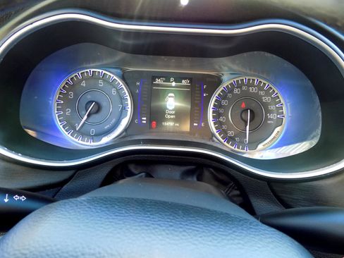 Used 2015 Chrysler 200 Limited w/ Convenience Group image 19