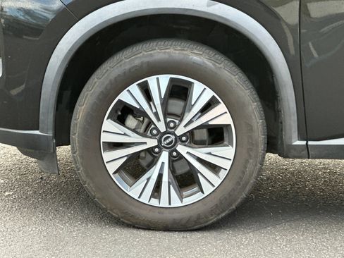 Used 2023 Nissan Rogue SV image 24