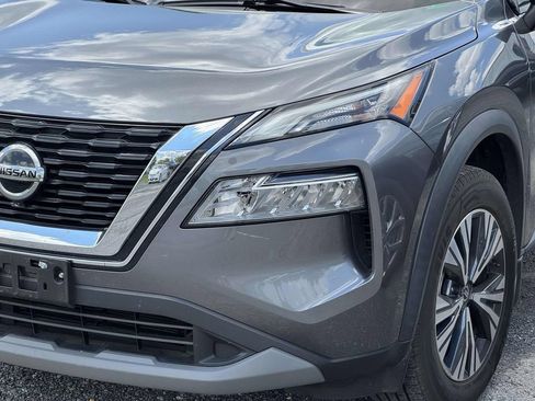 Used 2021 Nissan Rogue SV w/ Premium Package FWD image 2
