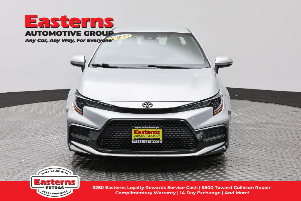 Used 2022 Toyota Corolla SE FWD image 3