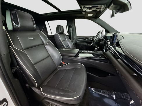 Used 2022 Cadillac Escalade ESV Sport RWD image 33