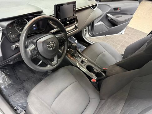 Used 2022 Toyota Corolla LE FWD image 31