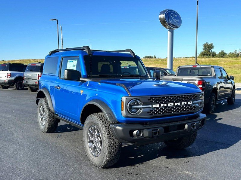 Used 2025 Ford Bronco Badlands AWD/4WD image 4