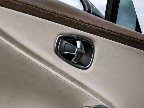 Used 2021 Aston Martin DBX image 52