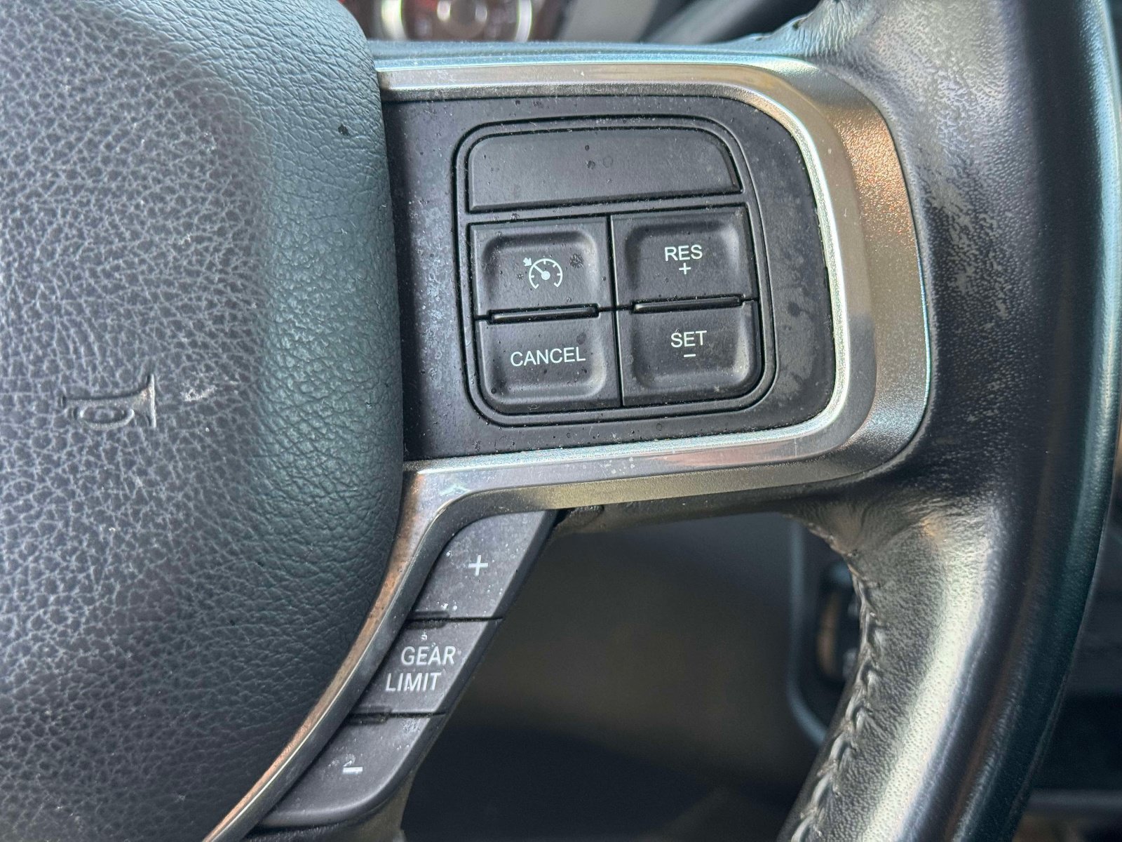 Used 2022 RAM 3500 Laramie w/ Chrome Appearance Group AWD/4WD image 21
