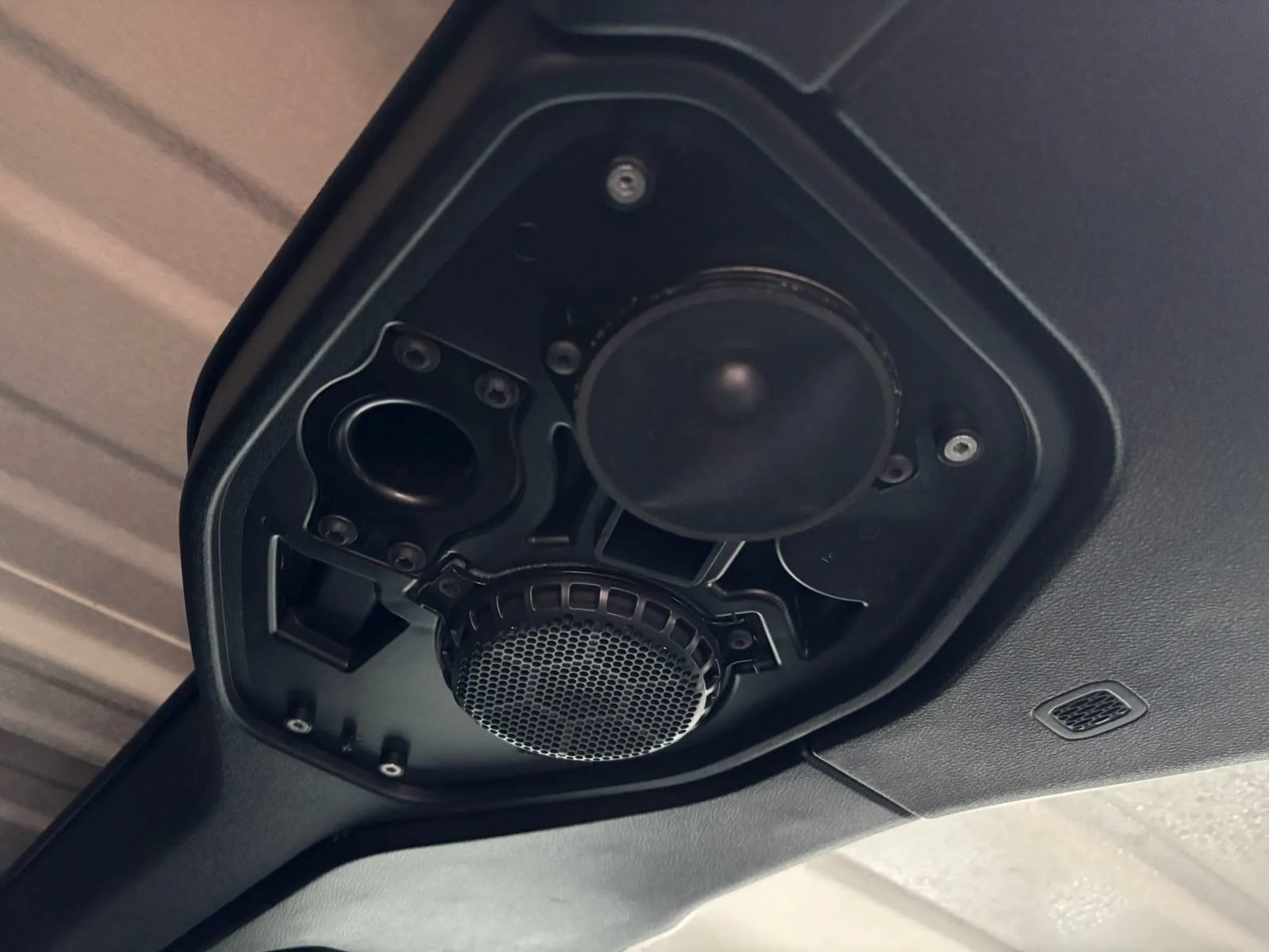 Used 2020 Jeep Wrangler Unlimited Sahara AWD/4WD image 35