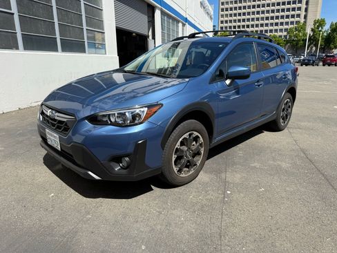 Used 2021 Subaru Crosstrek 2.0i Premium image 1