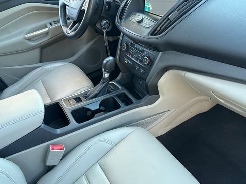 Used 2017 Ford Escape SE w/ SE Leather Comfort Package image 33