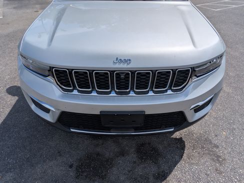 Used 2023 Jeep Grand Cherokee 4WD 4xe w/ Luxury Tech Group II image 12