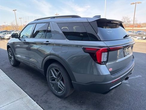 New 2026 Ford Explorer ST-Line w/ ST-Line Street Pack image 5