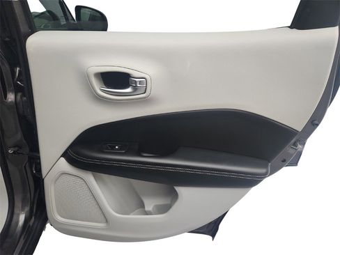 Used 2018 Jeep Compass Latitude w/ Popular Equipment Group image 25