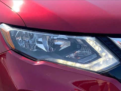 Used 2018 Nissan Rogue SV FWD image 28