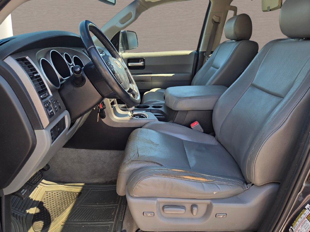 Used 2010 Toyota Sequoia Limited RWD image 31