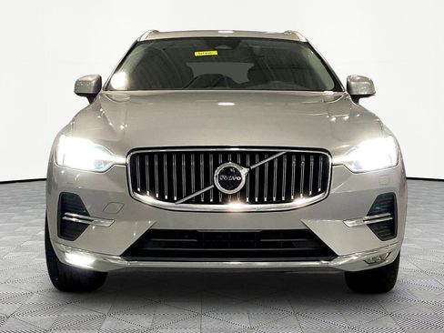 Used 2023 Volvo XC60 B5 Plus FWD image 2