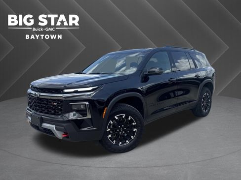 Used 2025 Chevrolet Traverse Z71 w/ Driver Confidence Package image 1