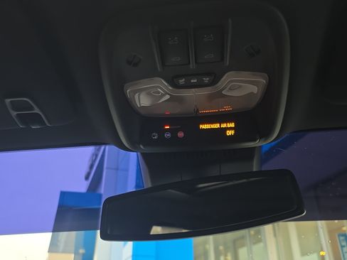 Used 2023 Chevrolet Colorado Z71 w/ Z71 Convenience Package 2 image 23