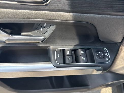 Used 2021 Mercedes-Benz GLB 35 AMG 4MATIC image 28