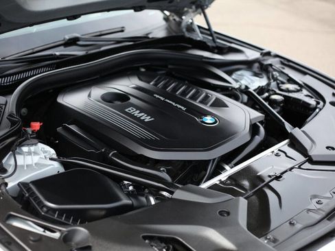 Used 2017 BMW 540i xDrive image 25