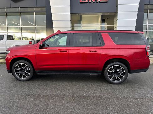 Used 2021 Chevrolet Suburban RST w/ Luxury Package image 2