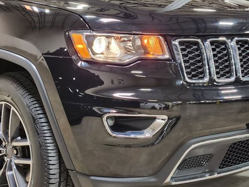 Used 2019 Jeep Grand Cherokee Limited image 13