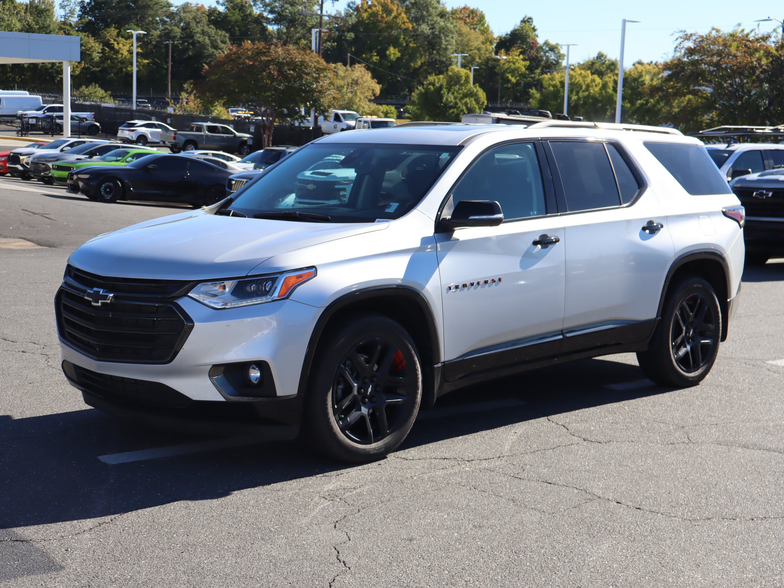 Used 2021 Chevrolet Traverse Premier w/ Redline Edition AWD/4WD image 16