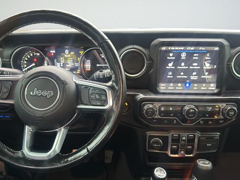 Used 2021 Jeep Wrangler Unlimited Sahara w/ Cold Weather Group AWD/4WD image 13