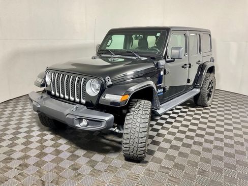 Used 2021 Jeep Wrangler Unlimited Sahara w/ Cold Weather Group AWD/4WD image 12