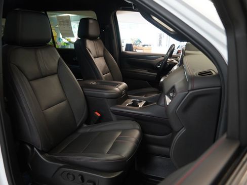 Used 2022 Chevrolet Suburban RST w/ Luxury Package AWD/4WD image 38
