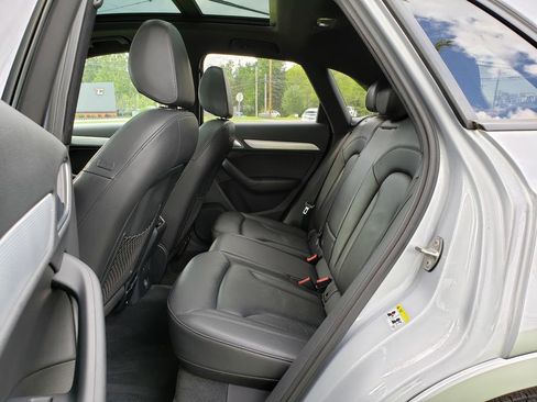 Used 2018 Audi Q3 2.0T Premium w/ Convenience Package AWD/4WD image 11