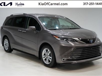 Used 2022 Toyota Sienna Platinum