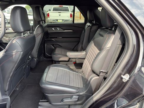 Used 2025 Ford Explorer ST-Line AWD/4WD image 18
