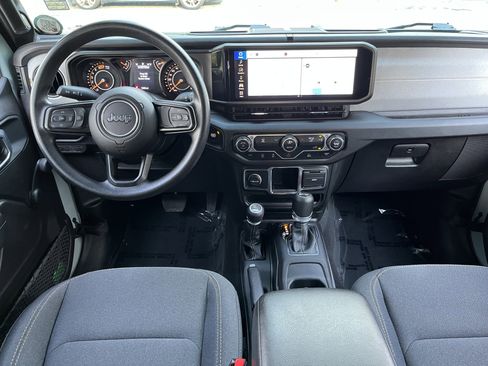 Used 2024 Jeep Wrangler Unlimited Sport AWD/4WD image 15