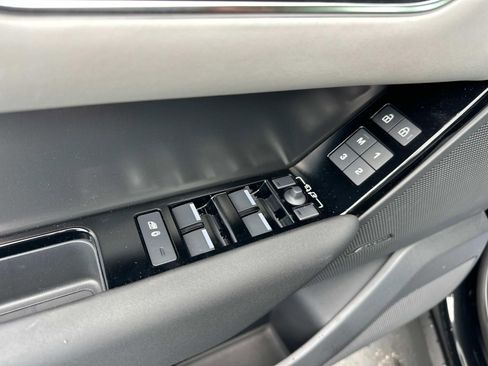 New 2026 Land Rover Range Rover Velar S image 10