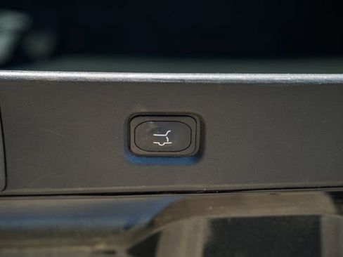 Used 2025 Ford Expedition Platinum w/ Driver's Package AWD/4WD image 18