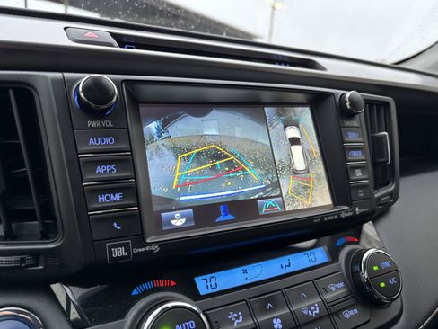 Used 2017 Toyota RAV4 Limited image 32