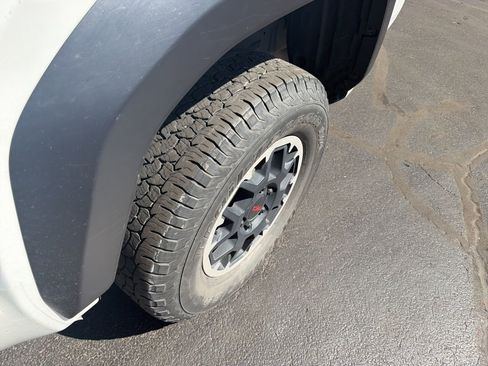 Used 2024 Toyota Tacoma TRD Off-Road image 13