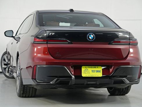 Used 2024 BMW i7 xDrive60 image 6