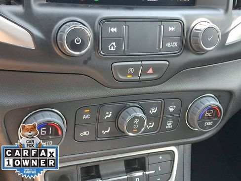 Used 2024 GMC Terrain SLT FWD image 16