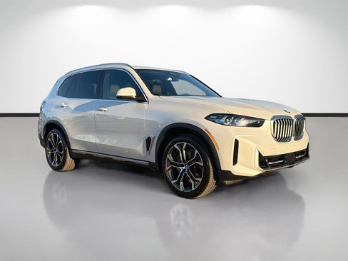New 2026 BMW X5 sDrive40i w/ Premium Package image 1