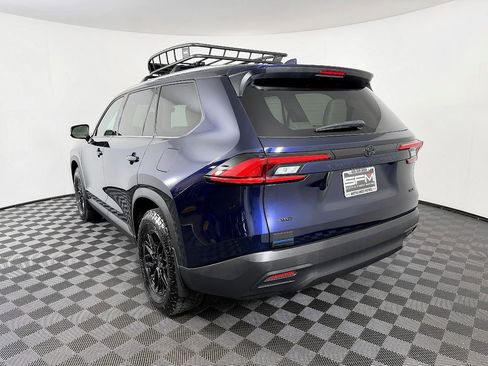 Used 2024 Toyota Grand Highlander AWD image 19