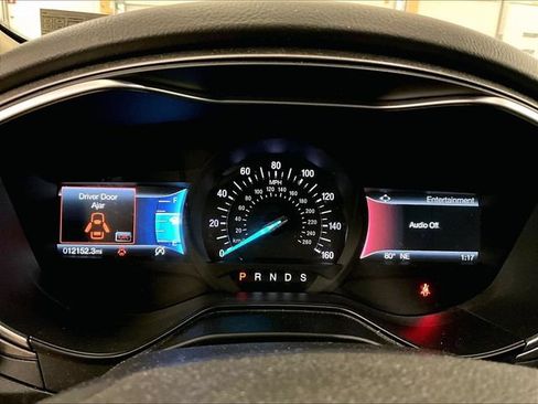Used 2019 Ford Fusion SE FWD image 19